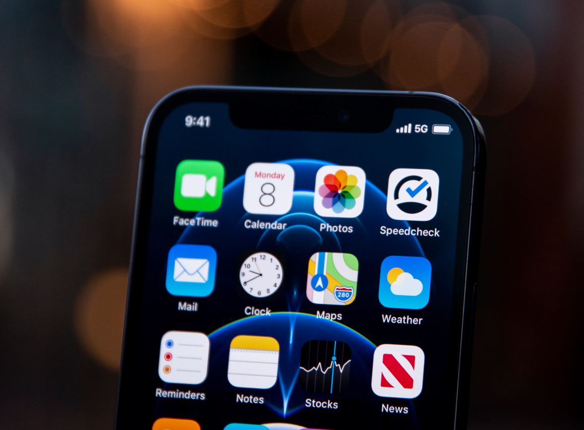 南江苹果手机维修分享为什么 iPhone 12 在冬季会自动关机 